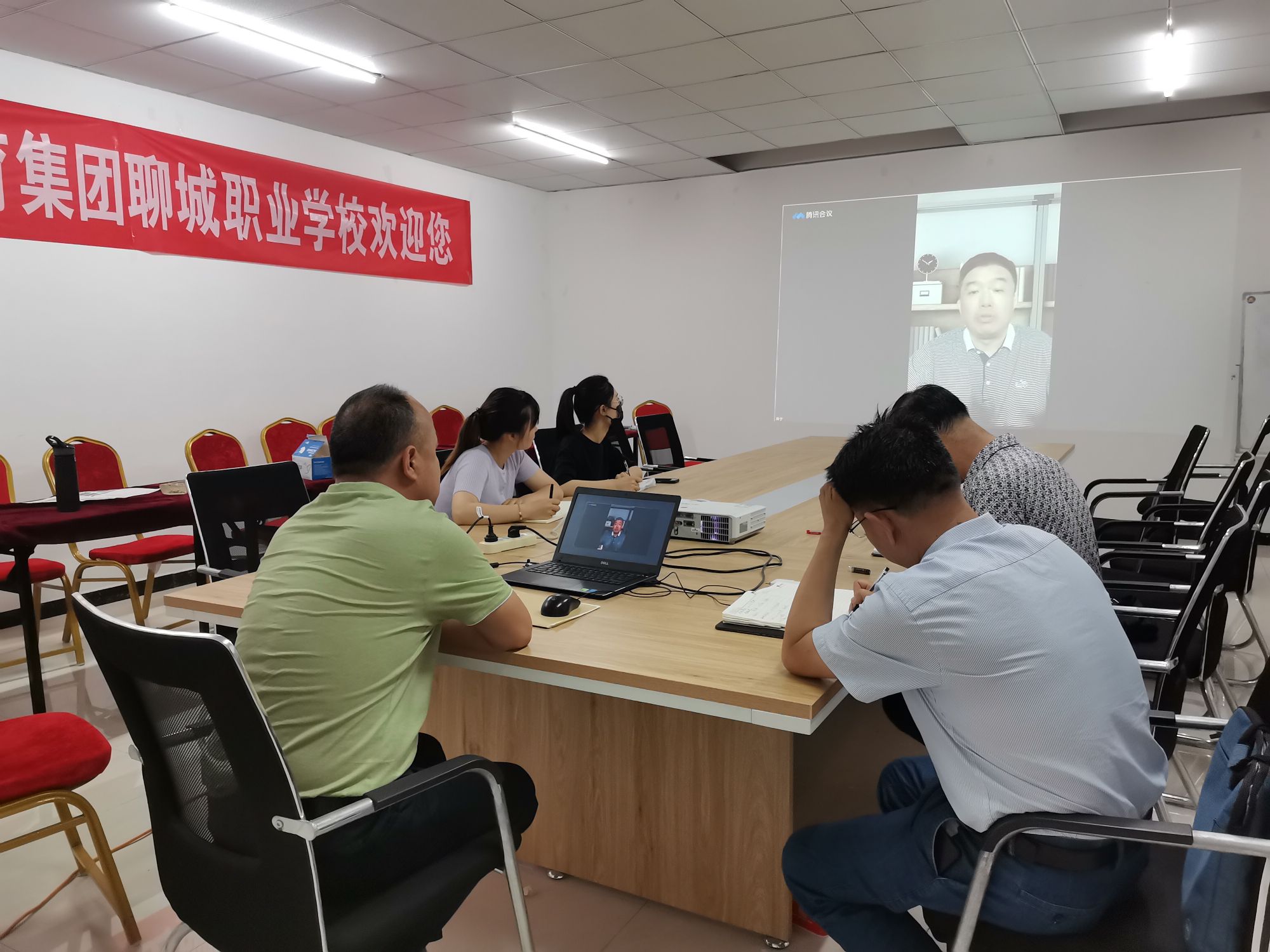学校组织人员参加山东2022年度职业教育工作调度推进视频会